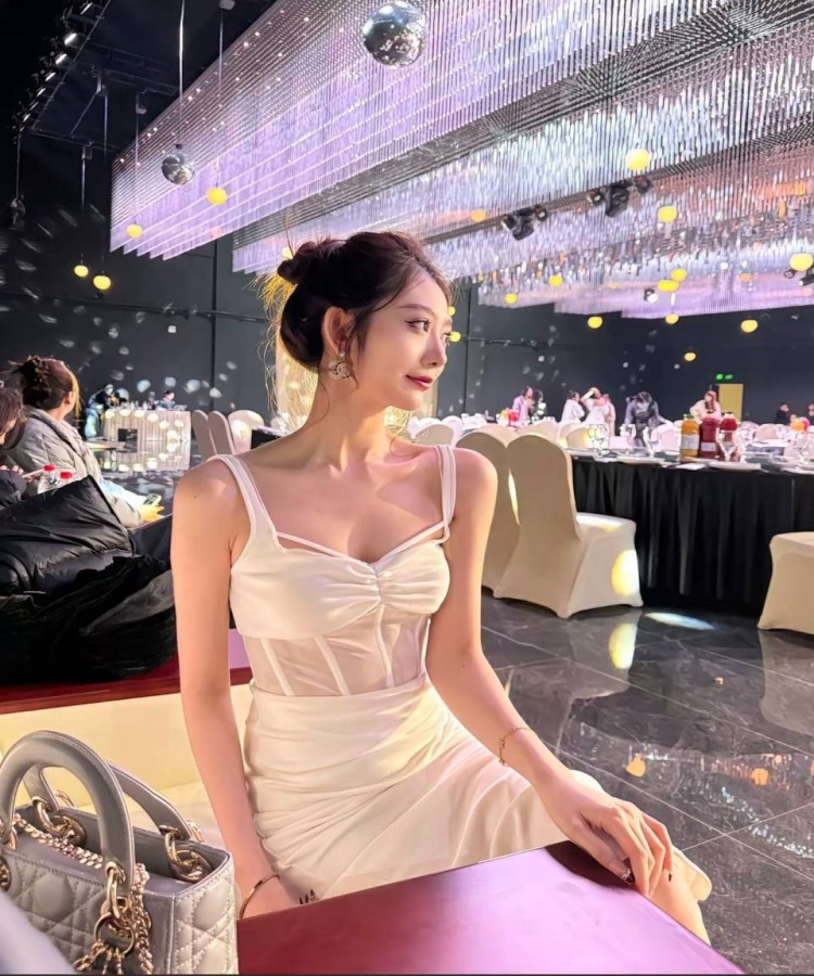 三年之约的说说短语,热门网剧免费在线观看